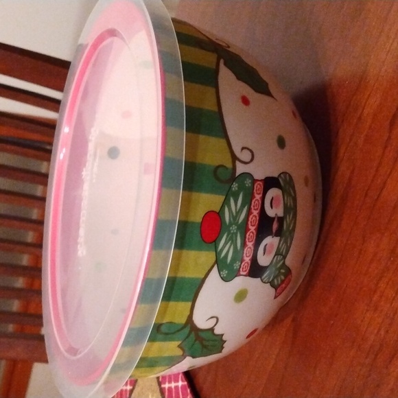 TEMPTATIONS WINTER WHIMSY SEASONAL CERAMIC BOWL 2.0 QT WITH COVER - Picture 4 of 6